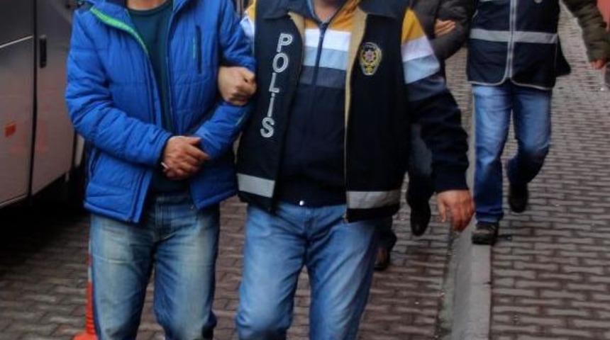 Fet&ouml;&rsquo;Den G&ouml;zaltına Alınan 20 Polis, Adliyeye G&ouml;nderildi