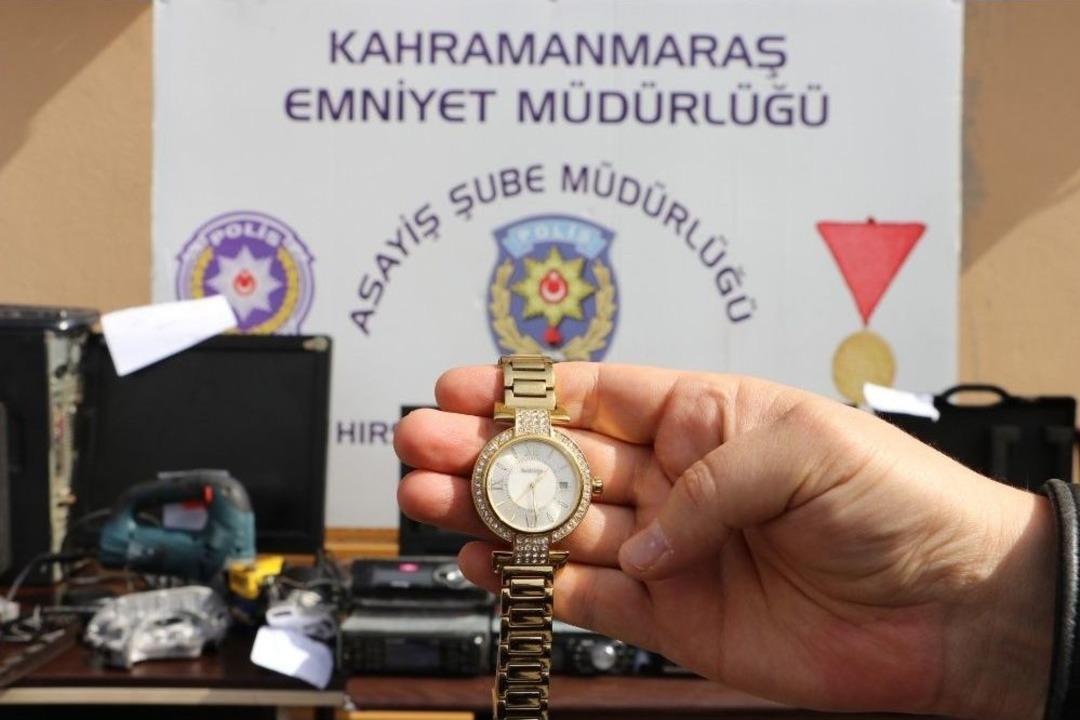 &Ccedil;aldıkları Malzemeleri Akrabalarına Hediye Etmişler