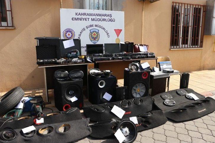 Çaldıkları Malzemeleri Akrabalarına Hediye Etmişler G3