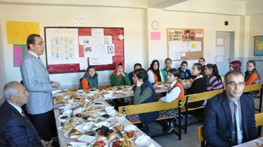 G&ouml;lbaşı&rsquo;nda &Ouml;ğrencilere Moral Kahvaltısı