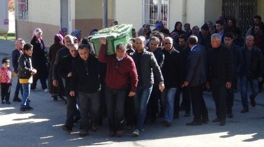 Gazeteci Savaş Oğuz&rsquo;un Annesi Son Yolculuğuna Uğurlandı