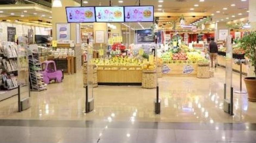 S&uuml;permarkette 13 Bin Lira D&uuml;ş&uuml;ren M&uuml;şteriyi Polis Buldu