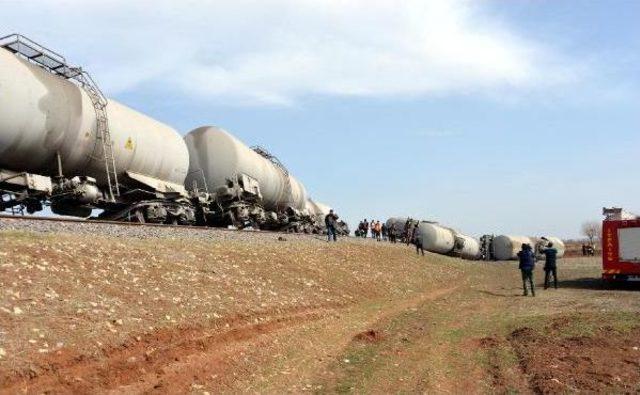 Diyarbakır'da Yük Trenine Bombalı Saldırı (2)