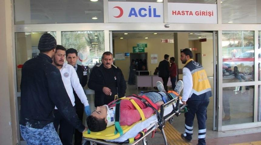 Dengesini Kaybederek İnşaattan D&uuml;şen İş&ccedil;i Yaralandı