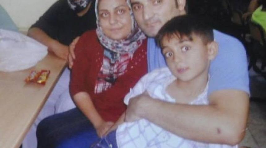 O Yasayla Kocasının &Ccedil;ıkmasını Bekliyor