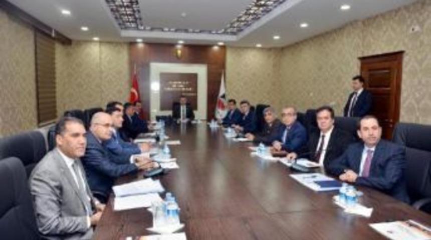 Vali Aksoy, Belediye Başkan Vekilleri Ve Kurum M&uuml;d&uuml;rleriyle Bir Araya Geldi