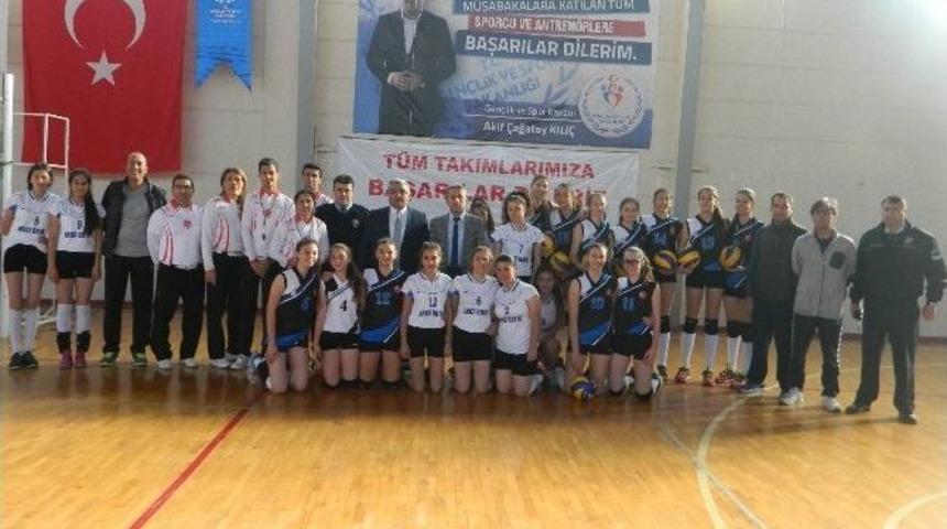 Okul Sporları Sezonu Serik&rsquo;te Voleybol İle Başladı