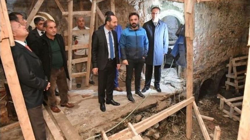 &Uuml;nye Saray Hamamı Restorasyonu S&uuml;r&uuml;yor