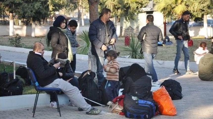 Urla&rsquo;da 80 Ka&ccedil;ak G&ouml;&ccedil;men Yakalandı