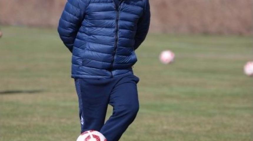 Sergen Yal&ccedil;ın: "3 G&uuml;n Ara İle İki Zorlu Karşılaşma Oynayacağız"