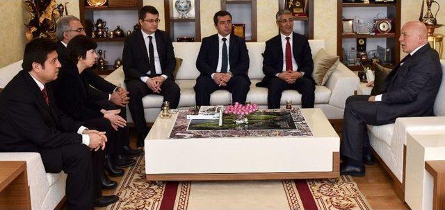 Vergi Dairesi Başkanı Aslan’dan Başkan Sekmen’e Ziyaret