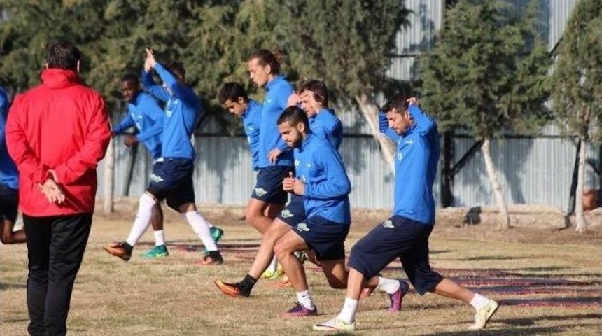 Akhisar Belediyespor, Kasımpaşa Ma&ccedil;ı Hazırlıklarına 6 Eksikle Başladı