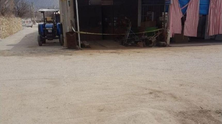 &Ccedil;aldıkları Aracın Benzini Bitince Aracı Bırakıp Ka&ccedil;tılar