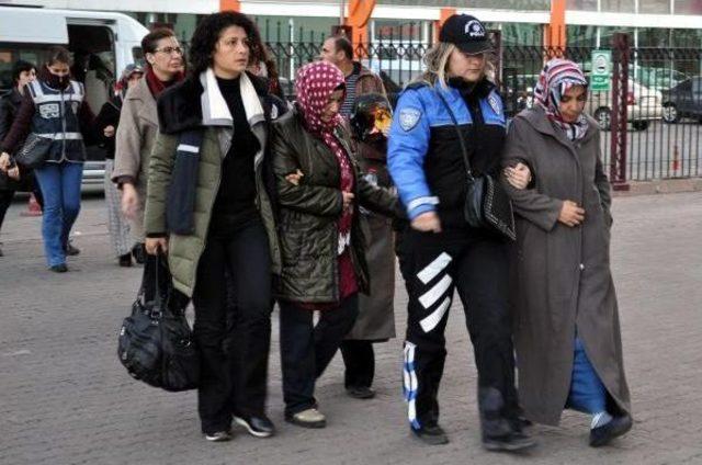 Kayseri'deki 'fetö Abla'larının, Parmak Izleri Alındı