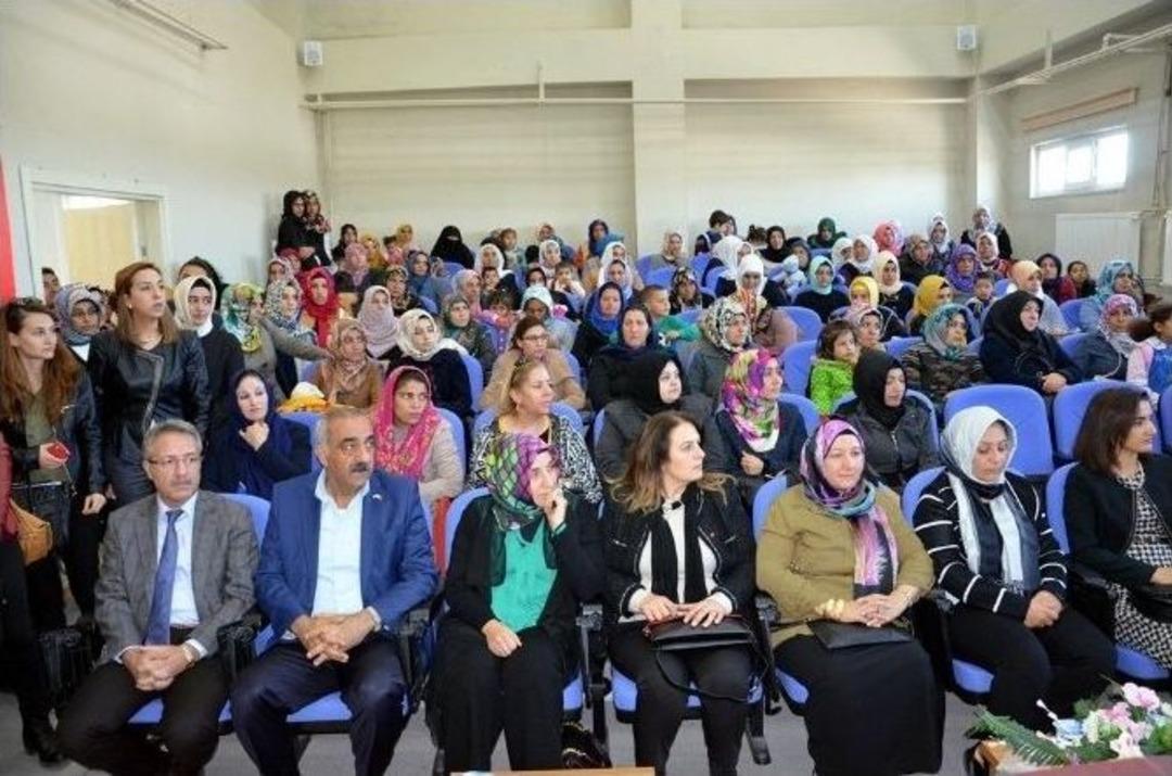 Hilvan Myo&rsquo;den &ldquo;anne Kız Elele&rdquo; Konferansı