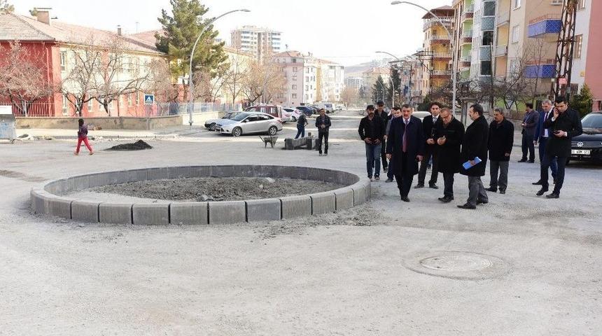 Başkan G&uuml;rkan, Kaldırım &Ccedil;alışmalarını Yerinde İnceledi