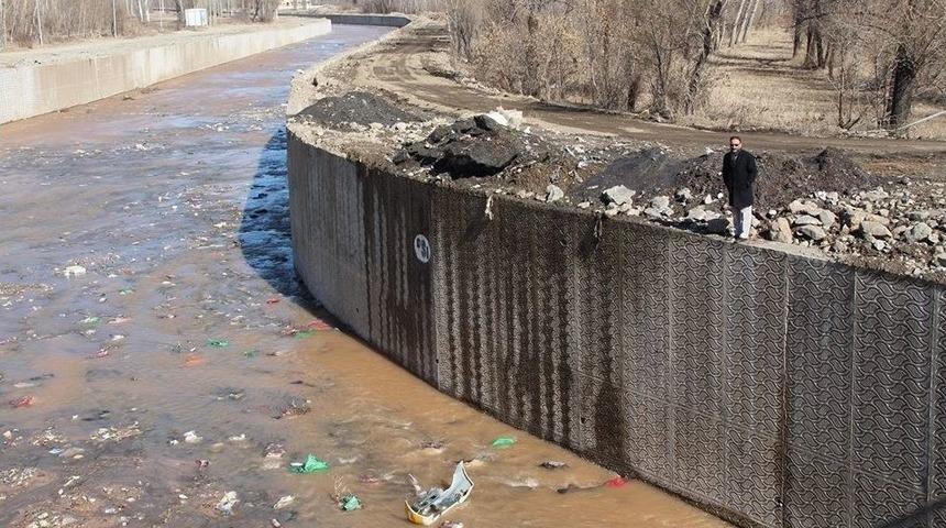 Oltu &Ccedil;ayı &Ccedil;&ouml;p Alanı Gibi