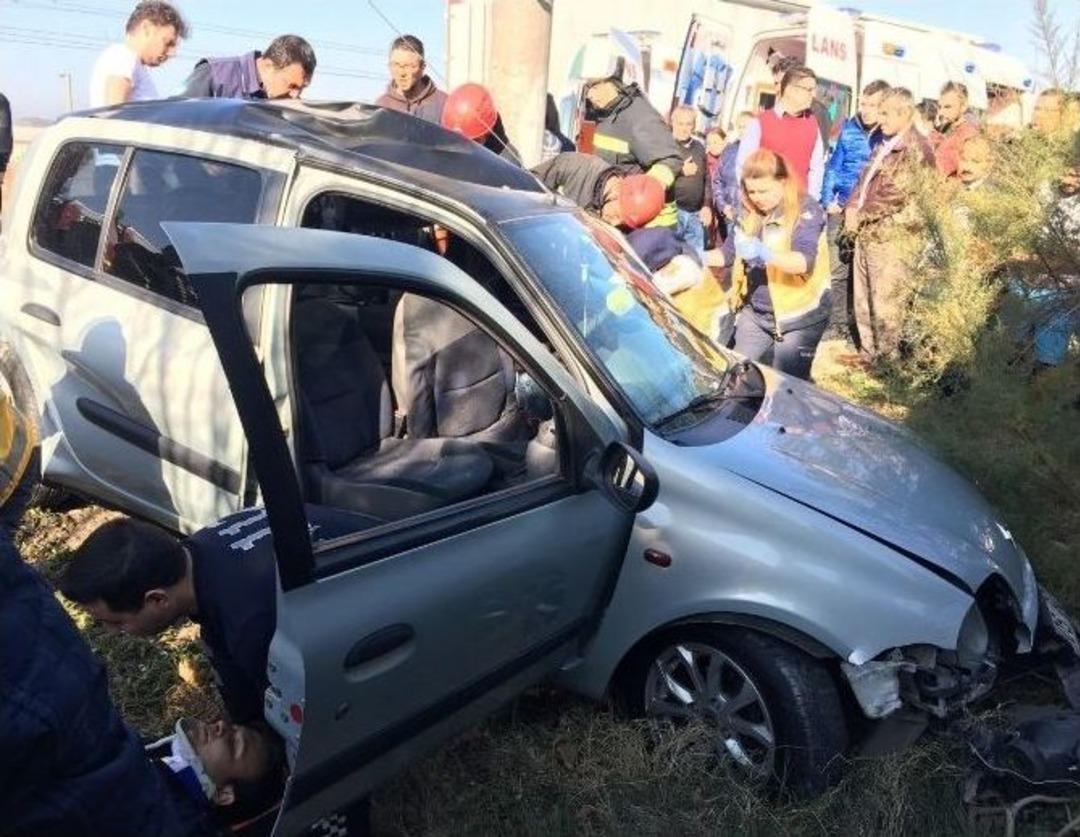Akhisar&rsquo;da Trafik Kazası: 2 Yaralı
