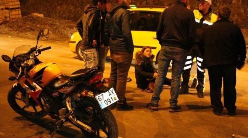 Devrilen Motosiklette Bulunan Yolcu Yaralandı