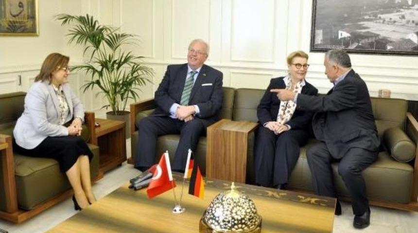 Alman B&uuml;y&uuml;kel&ccedil;i: Gaziantep M&uuml;lteci Kabul&uuml;nde Model Şehir