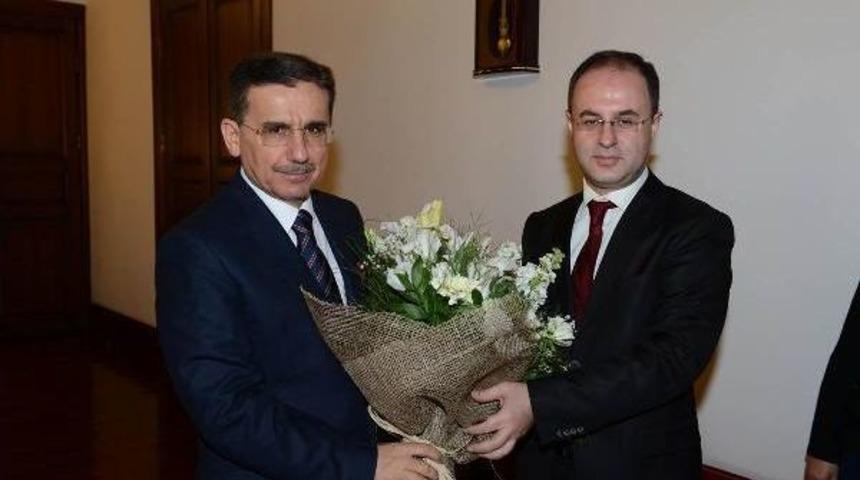 Vergi Rekortmeni Ankaralı Iş Adamları, Teşekk&uuml;r Belgelerini Vali Topaca'dan Aldı