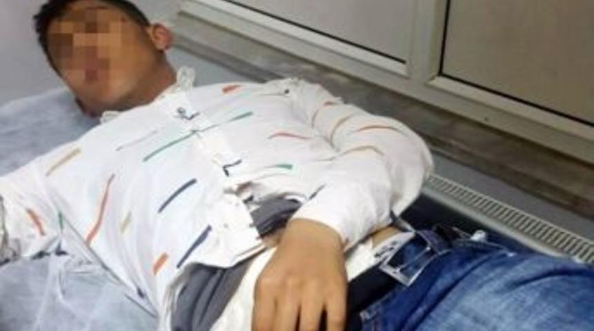 Bı&ccedil;aklı Saldırıya Uğrayan Gen&ccedil; Hastanelik Oldu