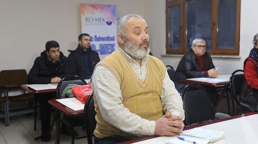 56 Yaşındaki Elektrik Ustası, Ko-mek&rsquo;ten 11. Sertifikasını Aldı