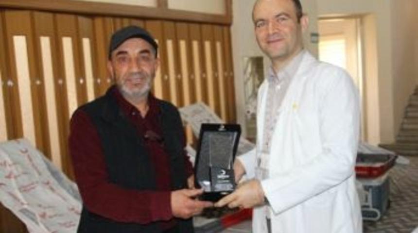 30 Yılda 50 &Uuml;nite Kan Verdi