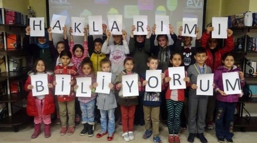&Ouml;ğrenciler, D&uuml;nya &Ccedil;ocuk Hakları G&uuml;n&uuml;&rsquo;n&uuml; Kutladı