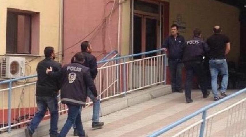 &Ouml;demiş'te Gasp Ş&uuml;phelisi &Uuml;&ccedil; Kardeşe G&ouml;zaltı