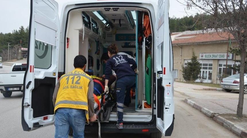 Uyanık S&uuml;r&uuml;c&uuml; Fazla Yol Yapmamak Geri Geri Manevra Yaparken Yayaya &Ccedil;arptı