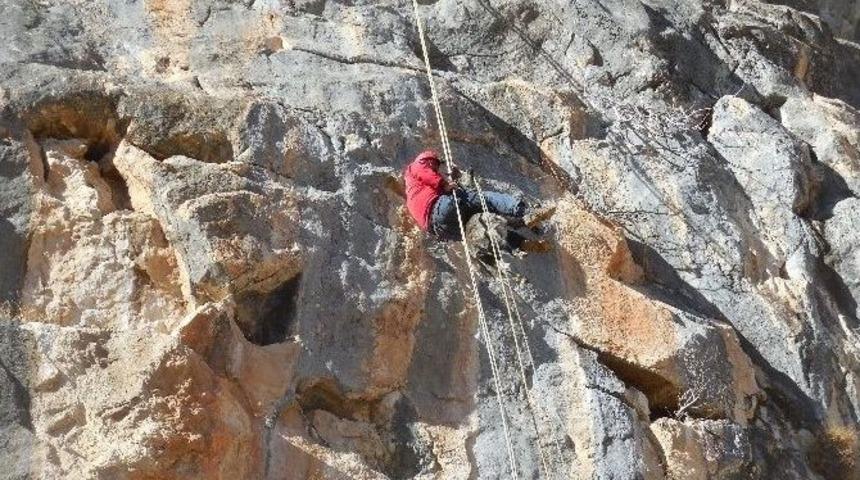(&ouml;zel) Arama Kurtarma Ekibi Bu Kez Ke&ccedil;iler İ&ccedil;in Seferber Oldu