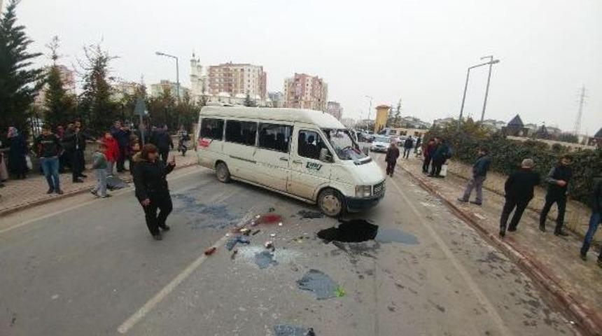 &Ouml;ğrenci Servisi Devrildi: 14'&uuml; &Ouml;ğrenci 15 Yaralı