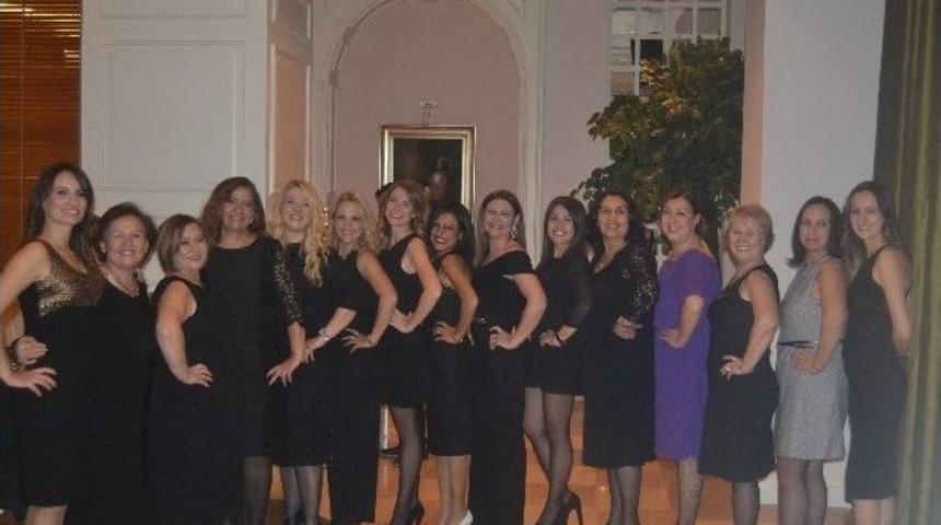 İt&uuml; Geliştirme Vakfı Okullarında &Ouml;ğretmenler G&uuml;n&uuml; Kutlaması