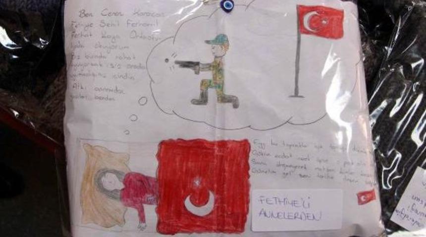 Anne Duasıyla &Ouml;r&uuml;len Atkılar Hakkari'deki Askerlere Yollandı