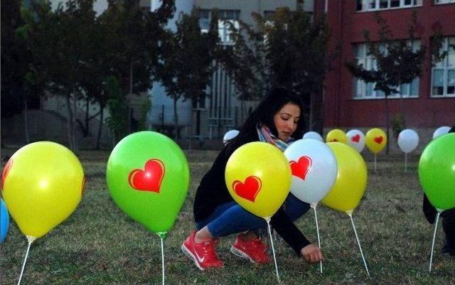 Ak Parti’li Gençlerden Lösemi Hastası Afra’ya Doğum Günü Sürprizi