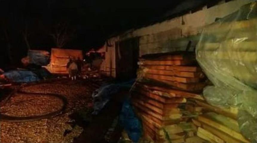 At&ouml;lye Yangını 6 Saatte S&ouml;nd&uuml;r&uuml;ld&uuml;