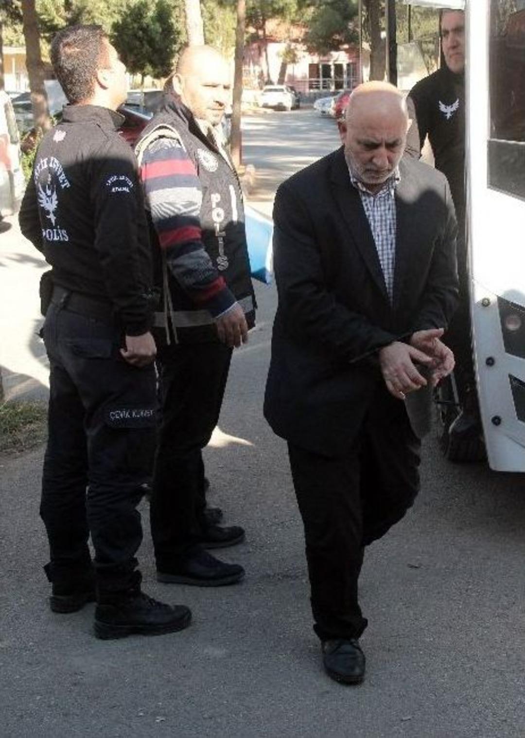 Adana&rsquo;da Fet&ouml; Operasyonunda G&ouml;zaltına Alınan 19 Kişi Adliyeye Sevk Edildi