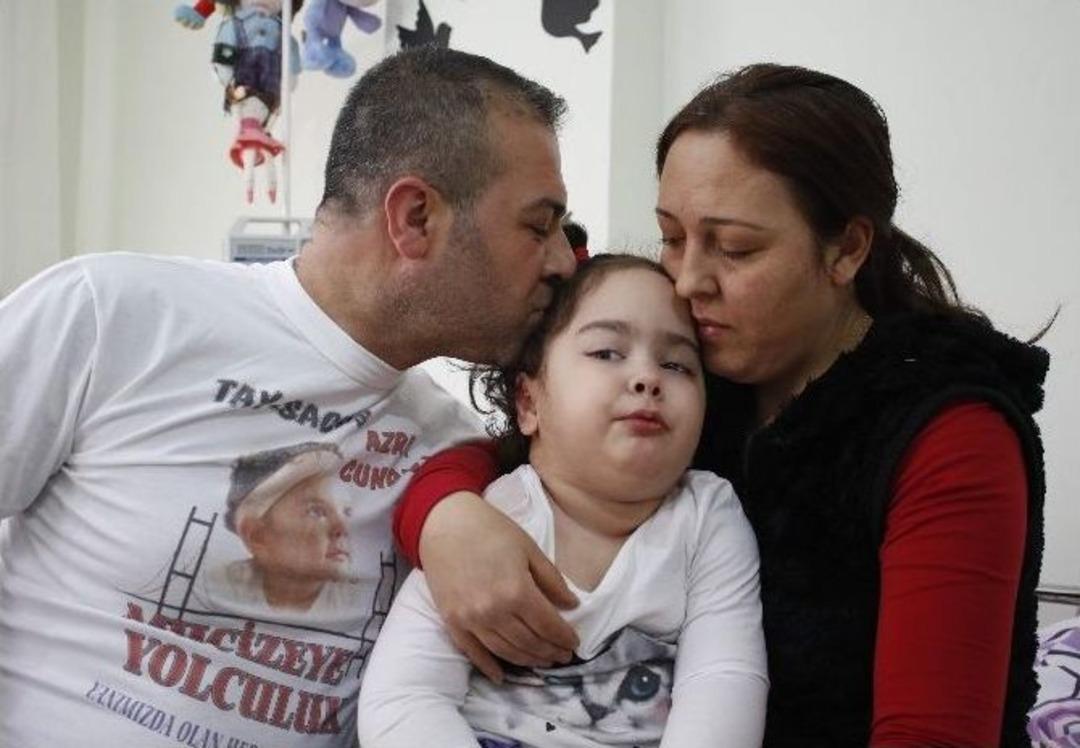 &Ouml;l&uuml;m&uuml;ne B&uuml;y&uuml;yen 4 Yaşındaki Azra Başka &Ccedil;ocuklara Umut Olacak