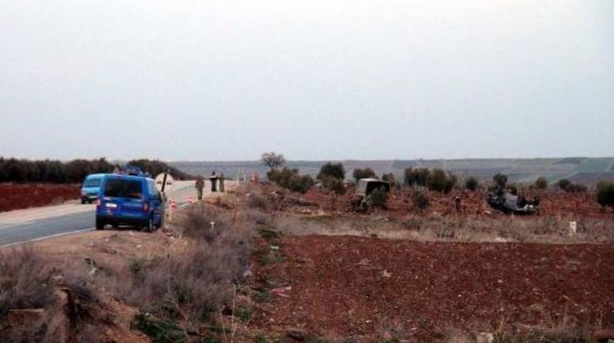 Kilis'te Zırhlı Ara&ccedil; Devrildi: 3 Asker Yaralı