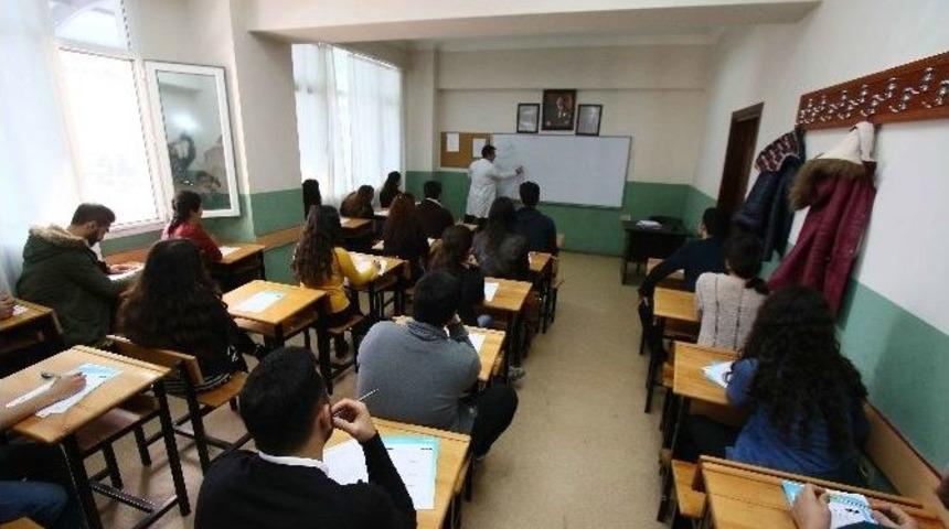 Başkan Karabağ Eğitim Kurumlarının Tekrar A&ccedil;ılmasını Değerlendirdi