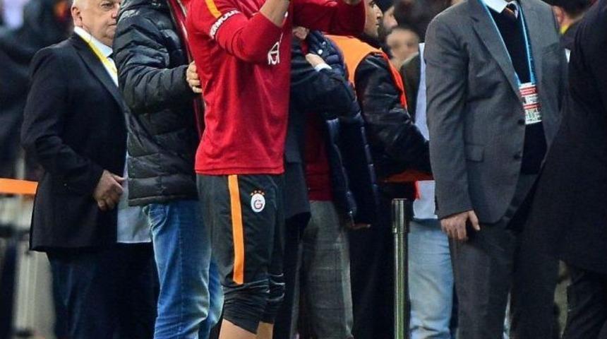 Simovic Ve Muslera&rsquo;ya Plaket