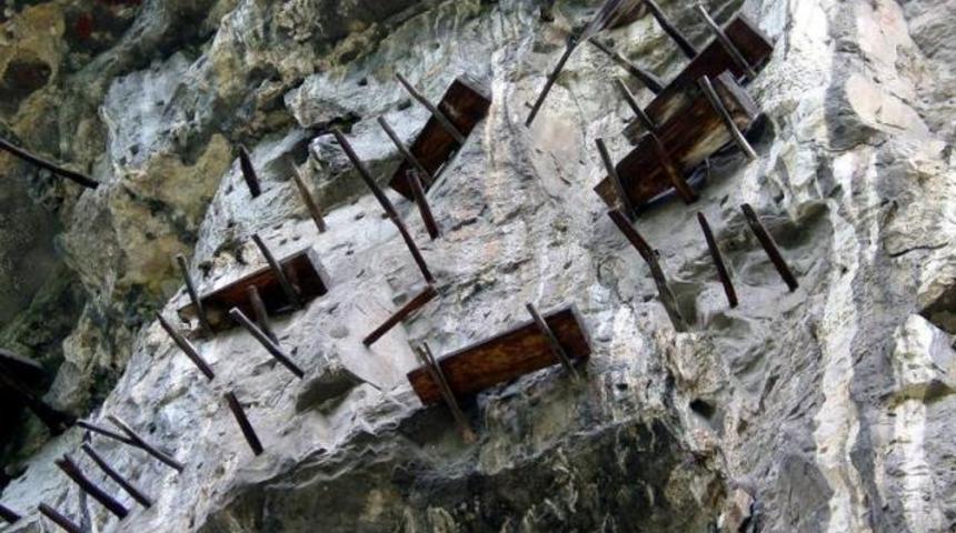 U&ccedil;urumdaki tabutların inanılmaz sırrı