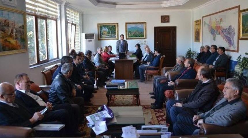 Başkan Süleyman Özkan’dan Emekliye Ayrılan 11 Personele Teşekkür Belgesi