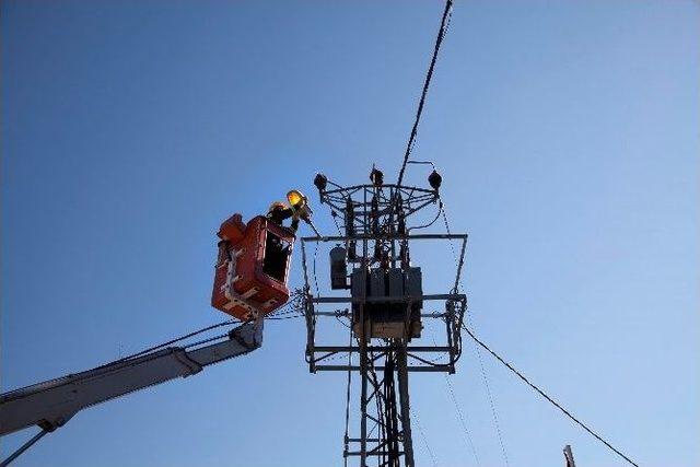 Aedaş, Fırtına Ve Yağışa Karşı Erken Alarma Geçti