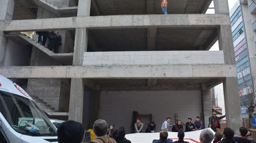 Sevgilisiyle Kavga Etti, İnşaata &Ccedil;ıkıp İntihara Kalkıştı