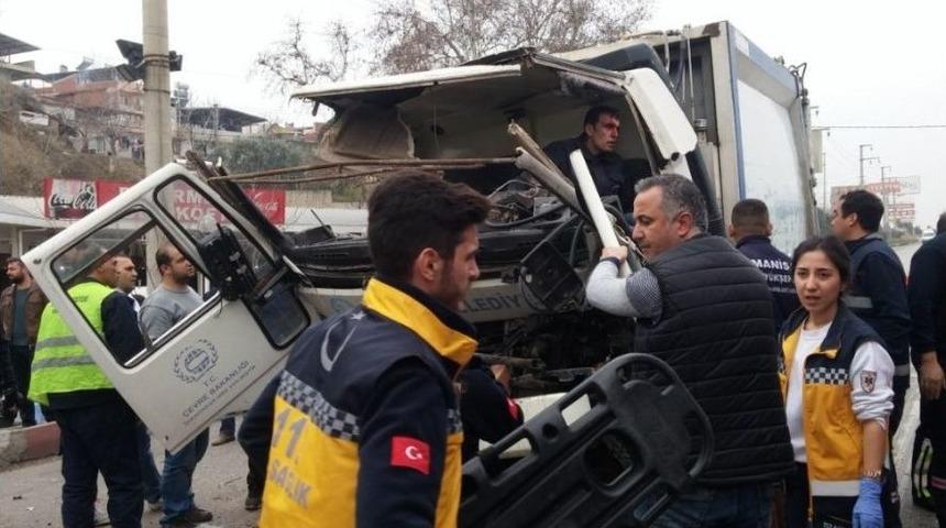 &Ccedil;&ouml;p Kamyonu S&uuml;r&uuml;c&uuml;s&uuml; Hayata Tutunamadı