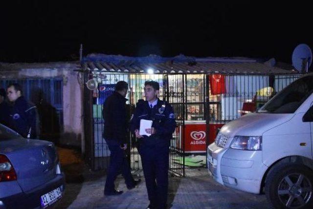 Konya'da Iki Gurup Arasında Bıçaklı Kavga: 1 Ölü 1'i Polis 4 Yaralı