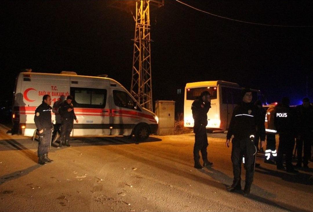 Konya&rsquo;da Taşlı Bı&ccedil;aklı Park Kavgası: 1 &Ouml;l&uuml;, 1&rsquo;i Polis 4 Yaralı