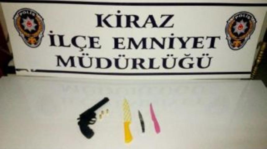 Fırından Ekmek Gasp Eden Zanlı 2 Işçiyi Yaraladı